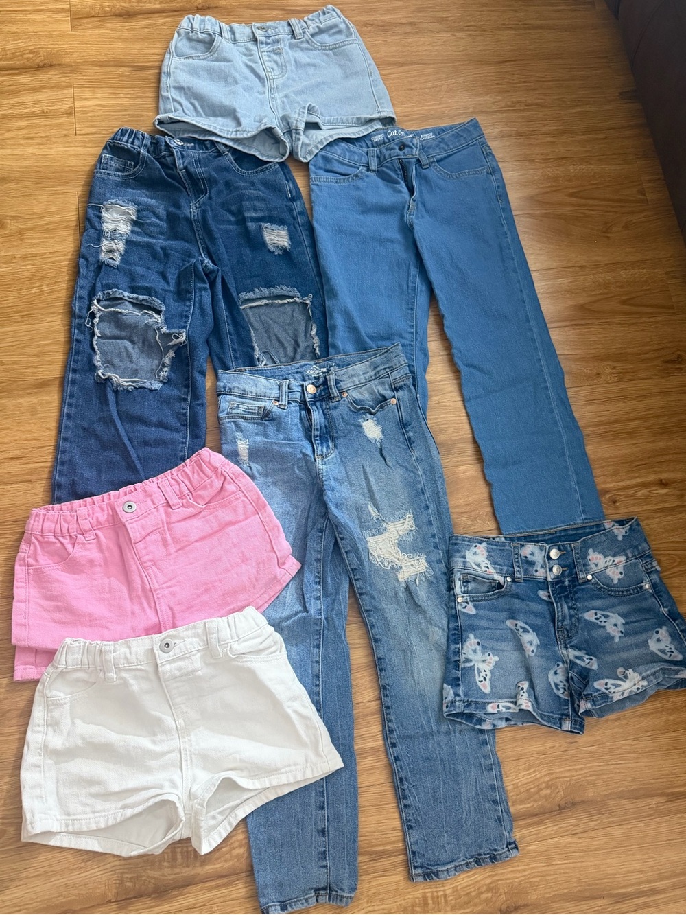 Girl’s 3 shorts and 4 jeans. Size 6 &7. All for $20.